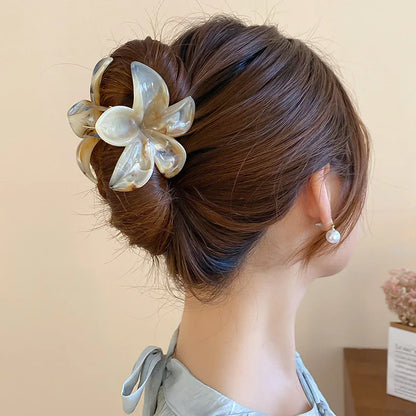 HairOra FloraClip – Elegant Floral Hair Clip